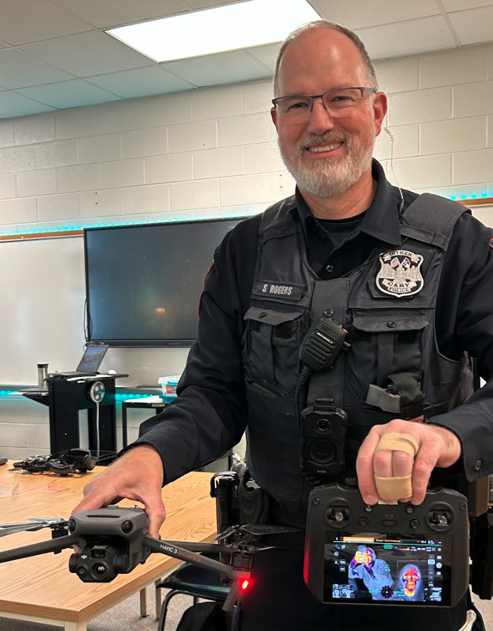  Officer Rogers visited our Magnet Electives to present about drones